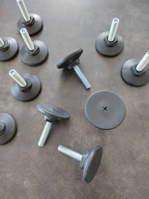 Pieds patins de stabilisation avec tige filet�e 1 Boisset-et-Gaujac (30)