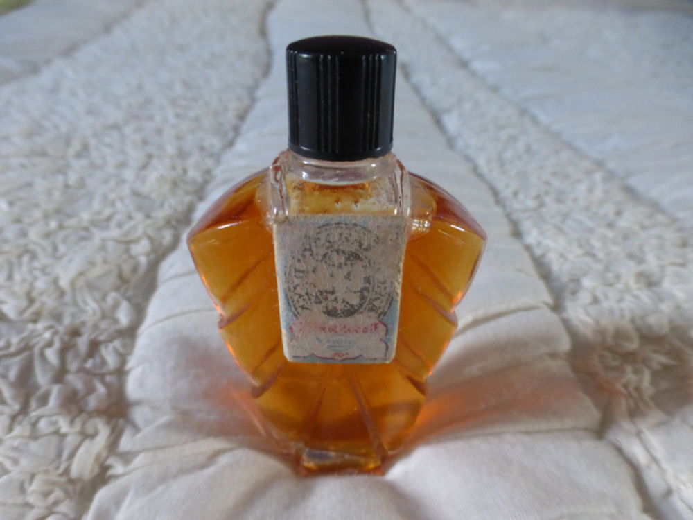 Flacon fragrances &quot;Cuir de Russie&quot; de marque Valory (rare) 