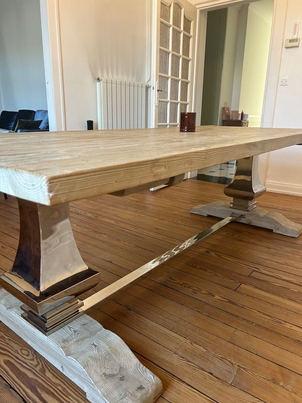 Table design bois clair et m&eacute;tal Meubles