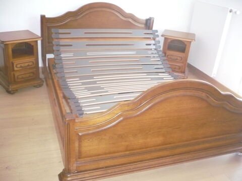 LIT AVEC SOMMIER ELECTRIQUE 140 x190 ET 2 CHEVETS Le Versoud (38)