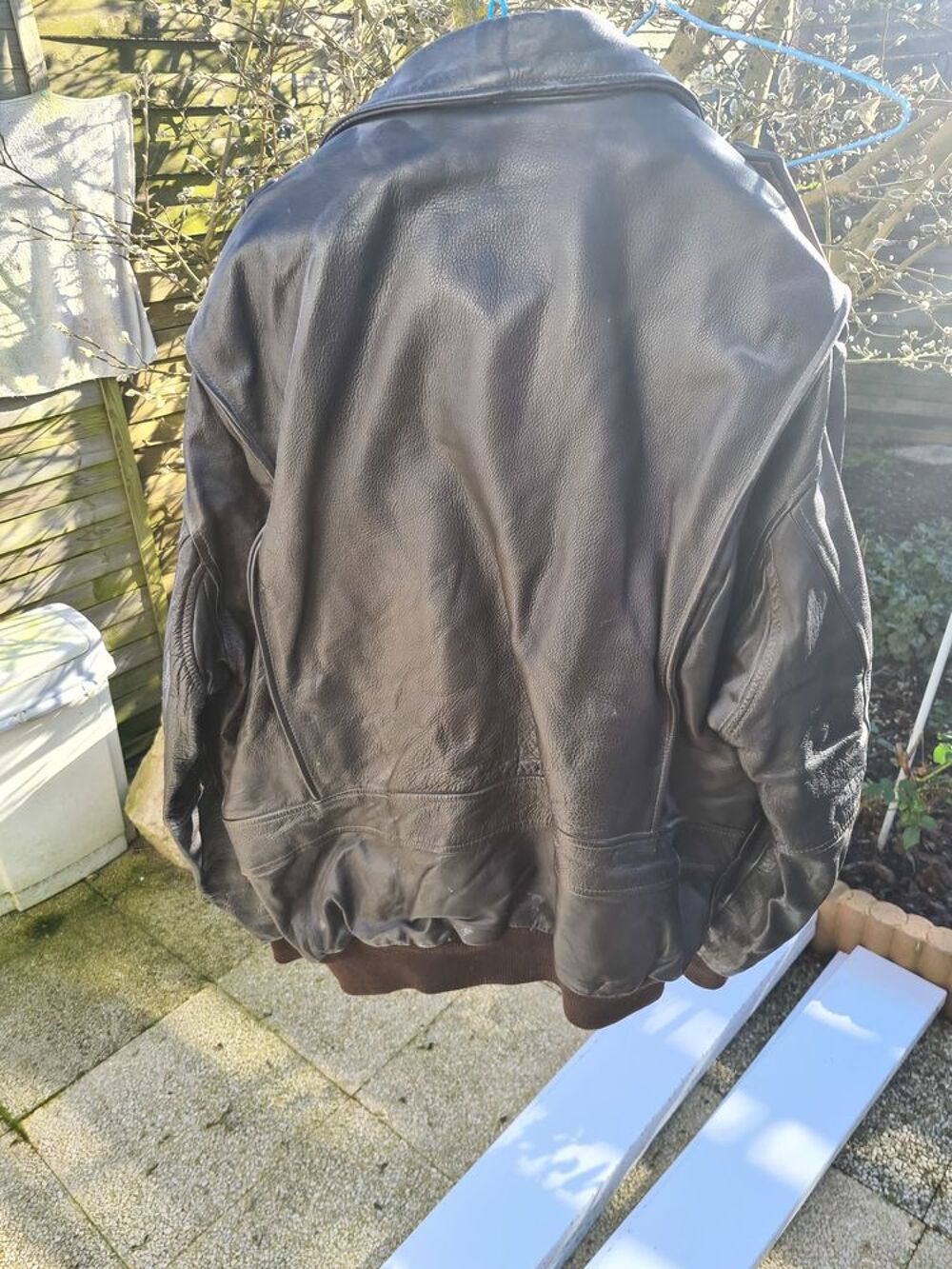 Blouson en cuir v&eacute;ritable + doublure - Qui date Vêtements