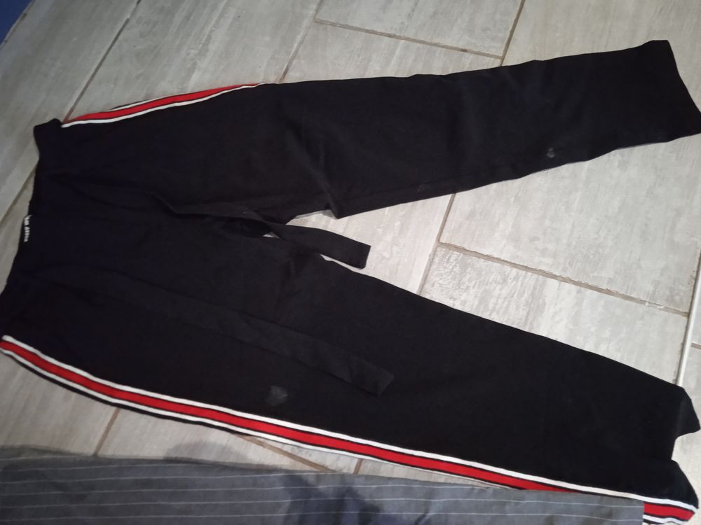 3 pantalons taille 34 36 Vêtements enfants