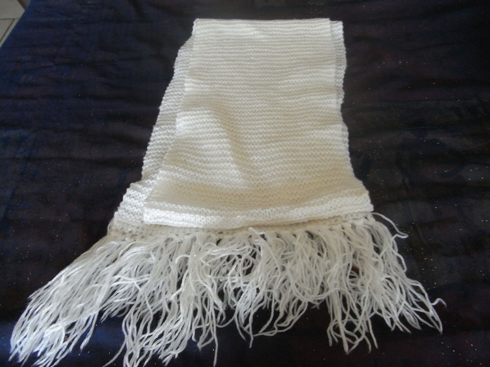 &eacute;charpe ,paire de jambi&eacute;re,bonnet et cagoule en laine Vêtements