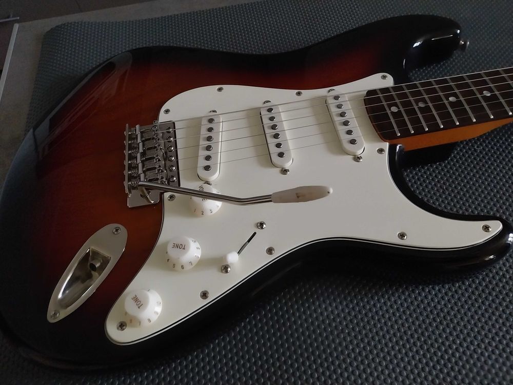 Squier CV 60S custom Instruments de musique