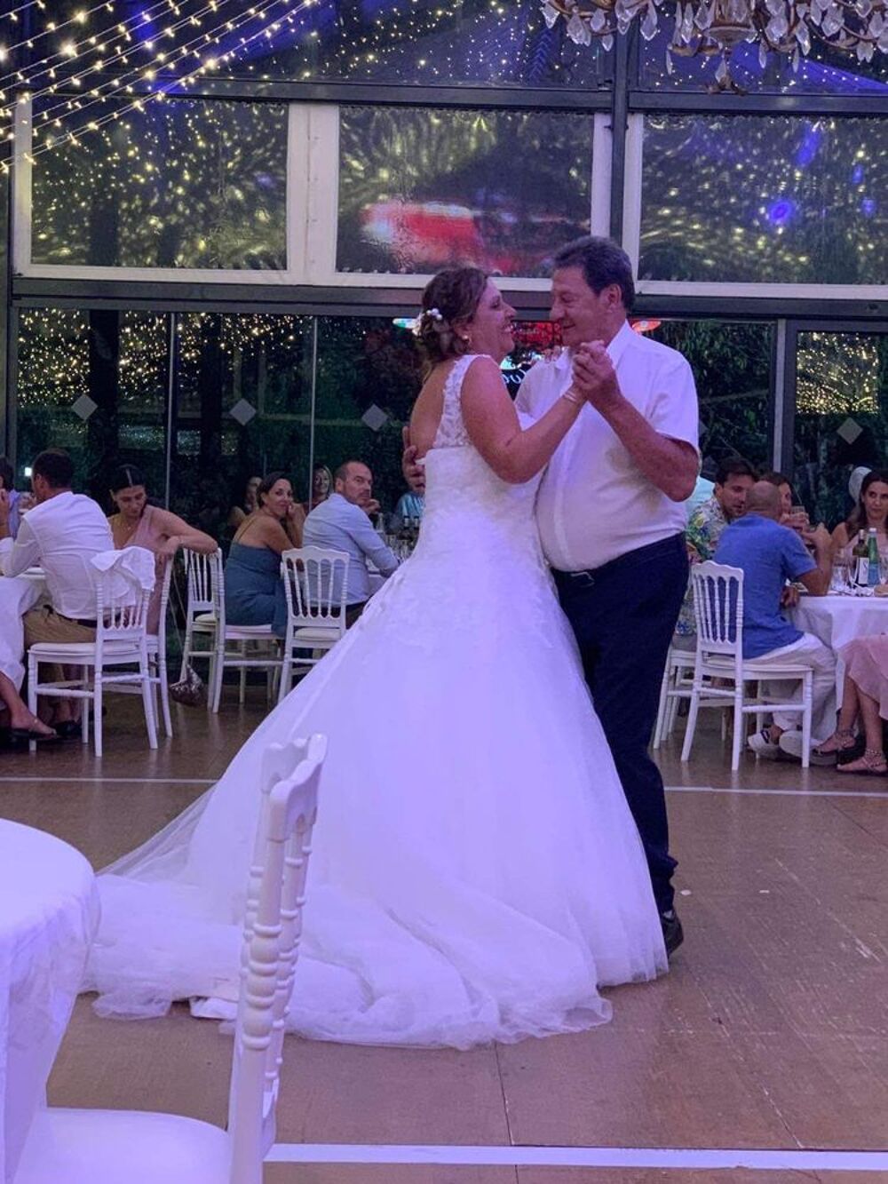 Robe de mari&eacute;e achet&eacute;e en boutique mariage . Vêtements