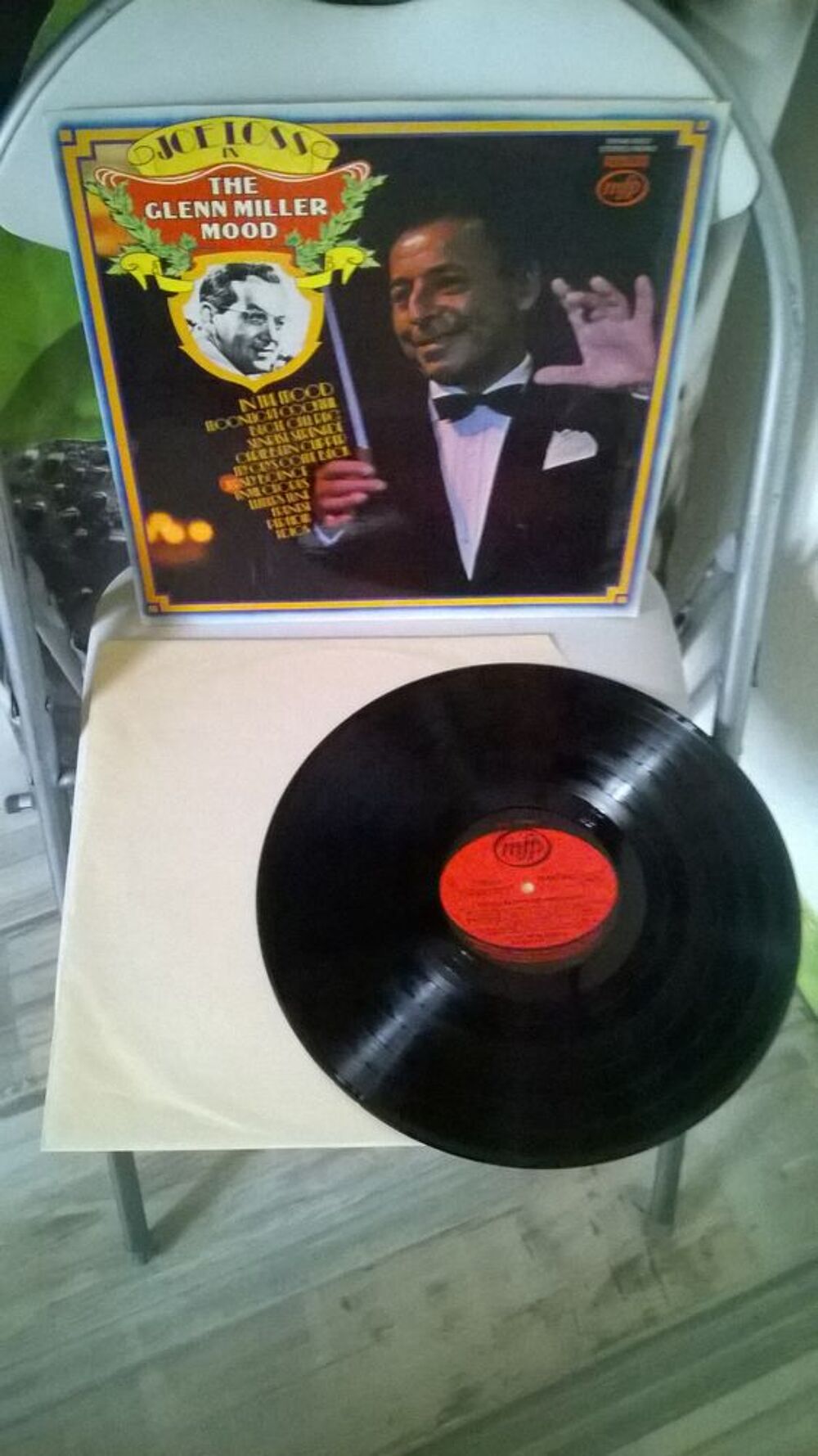 Vinyle JOE LOSS
IN THE GLEEN MILLET MOOD
Excellent etat
B CD et vinyles