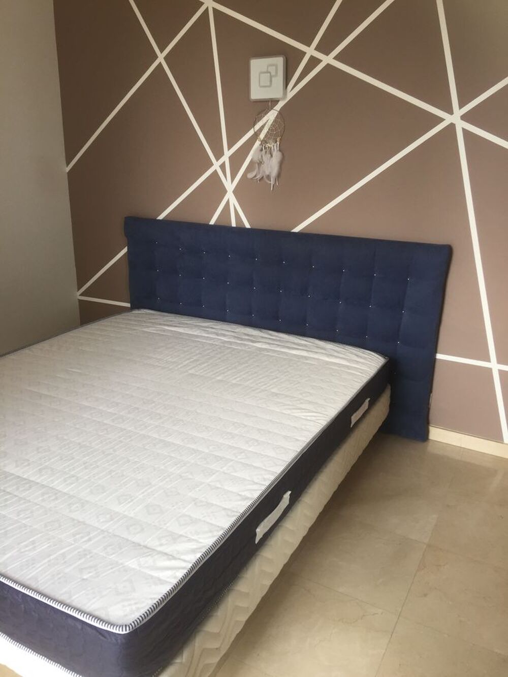 
T&ecirc;te de lit, Velours Capitonn&eacute; Bleu PastelTBE H.100 x L.190 Meubles
