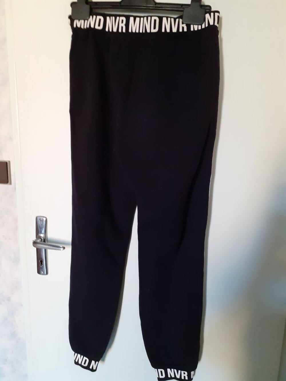 Pantalon femme taille S Vêtements