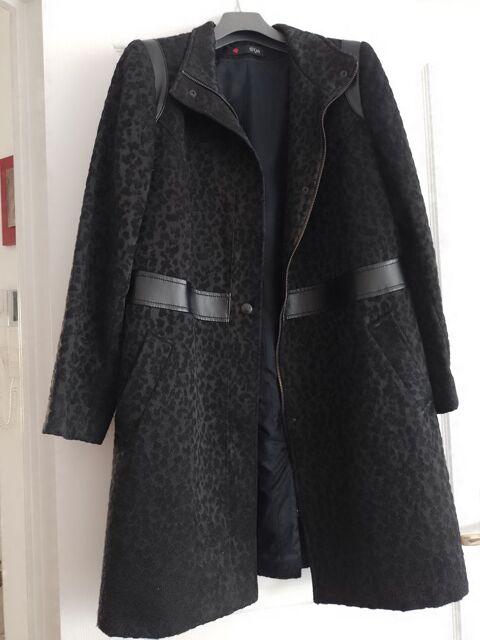 manteau  femme trs blon tat noir taille42 50 Nimes (30)