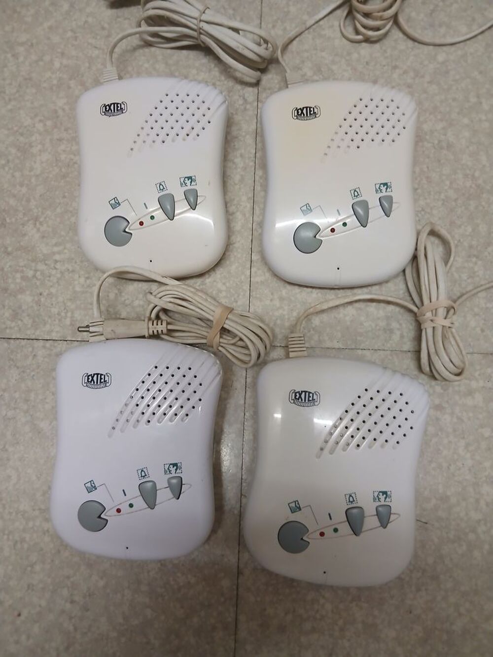 ENSEMBLE 4 INTERPHONES SANS FILS A COURANT PORTEUR 2 CANAUX Audio et hifi