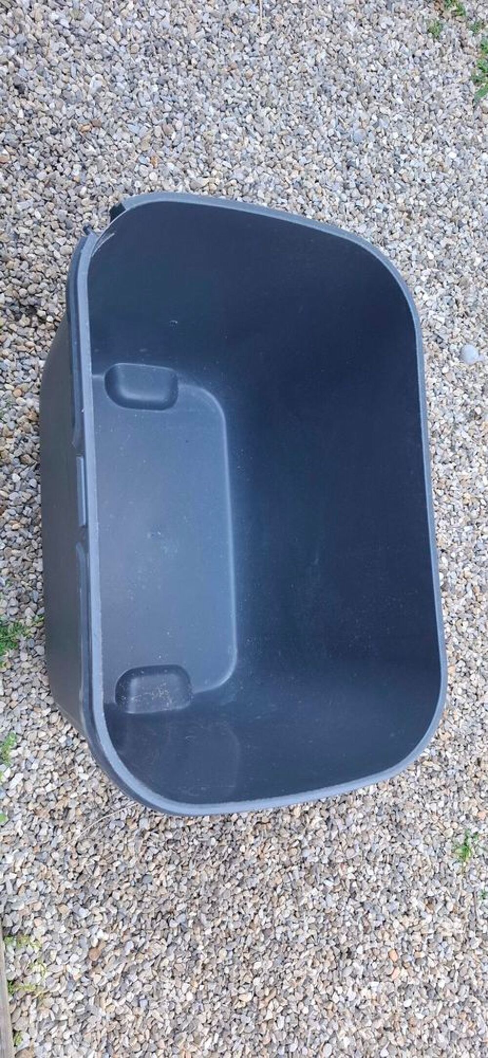 Bac litiere pour grand chat. Jardin