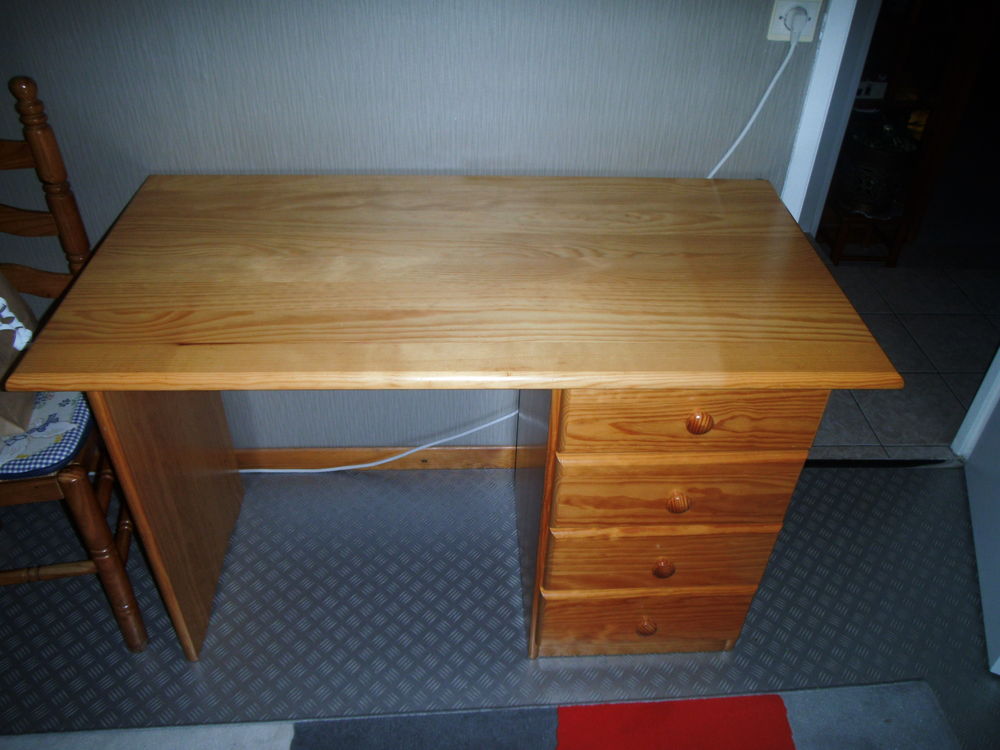 bureau 4 tiroirs en pin massif Meubles