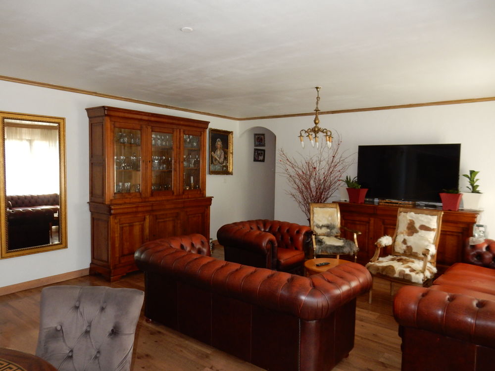 Vente Investisseur Immeuble composé de 4 apparetments + un local commercial de 247m² Valserhône