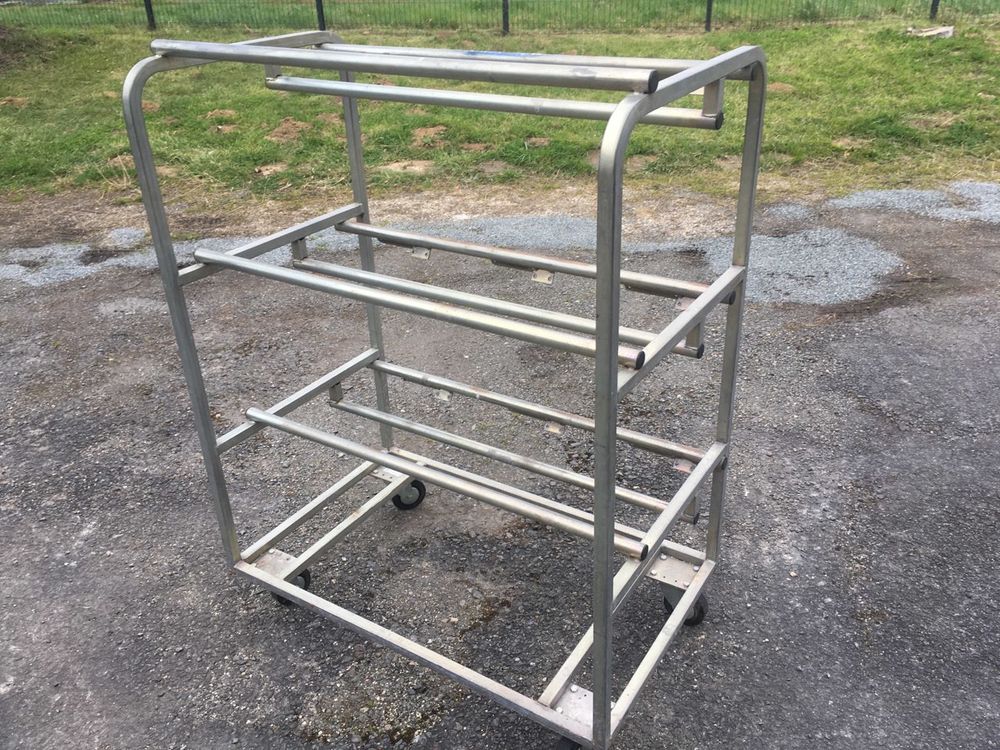 Structure alu sur roulette (G) Bricolage