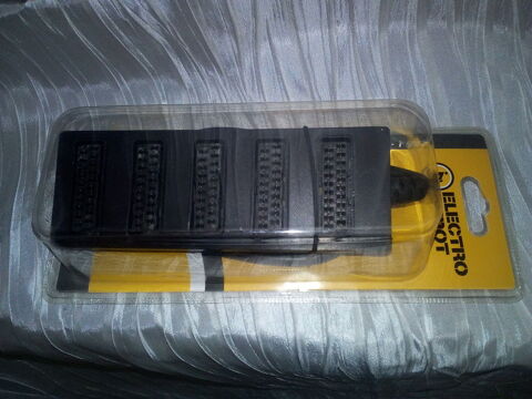 Boitier R�partiteur MultiPrise P�ritel � 5 entr�es/1 sortie 5 Savigny-sur-Orge (91)