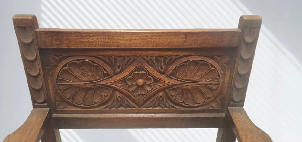 CHAISE EN BOIS ET CUIR ANCIENNE Meubles