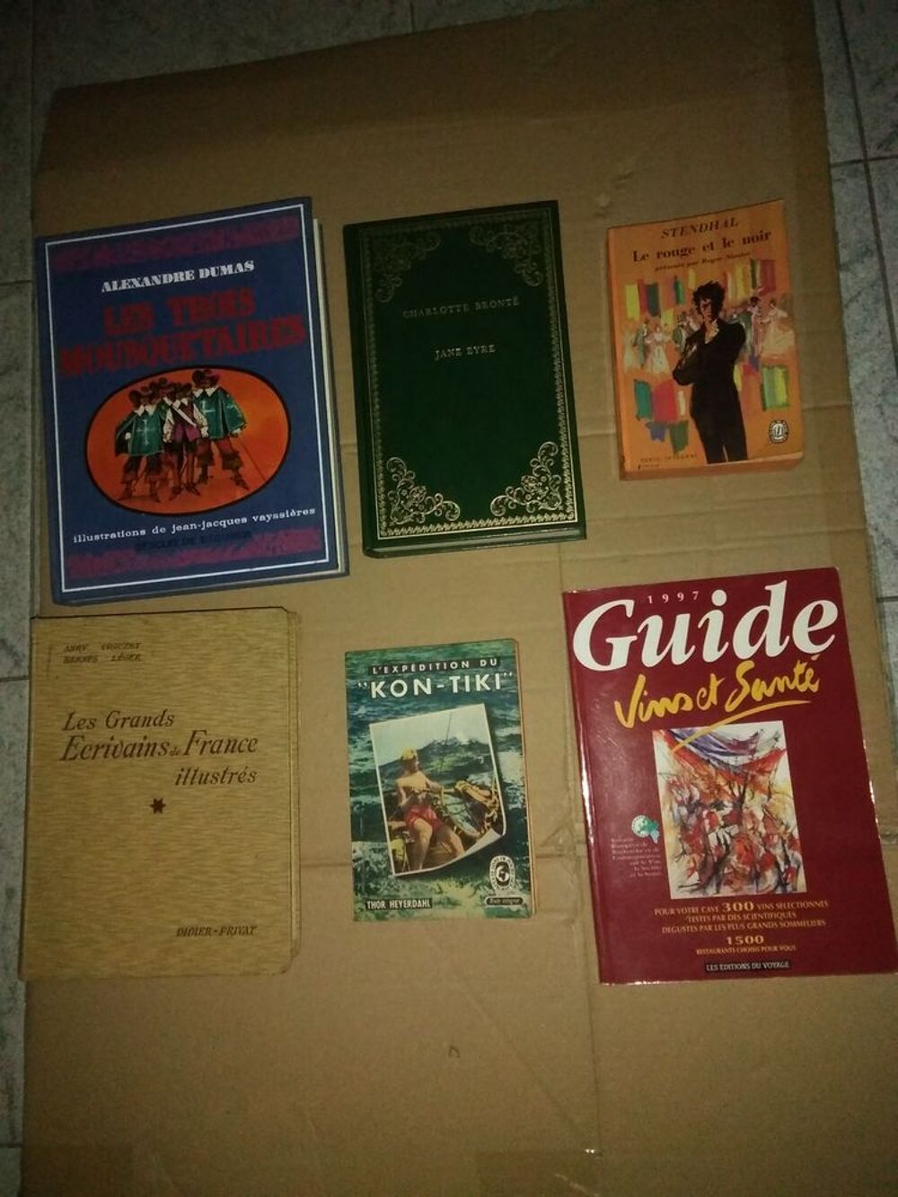 Lot de 7 livres &eacute;pais Livres et BD