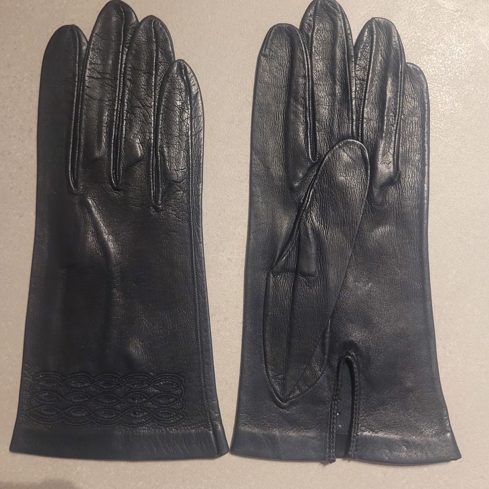 CRAVATES VINTAGE / CHAUSSURES BALLY SUISSE V�tements