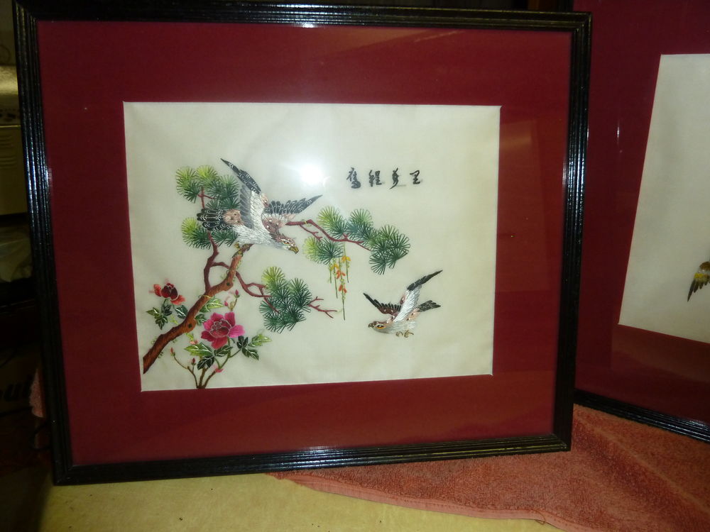 DEUX BRODERIES JAPONAISES ENCADREES ..
Décoration