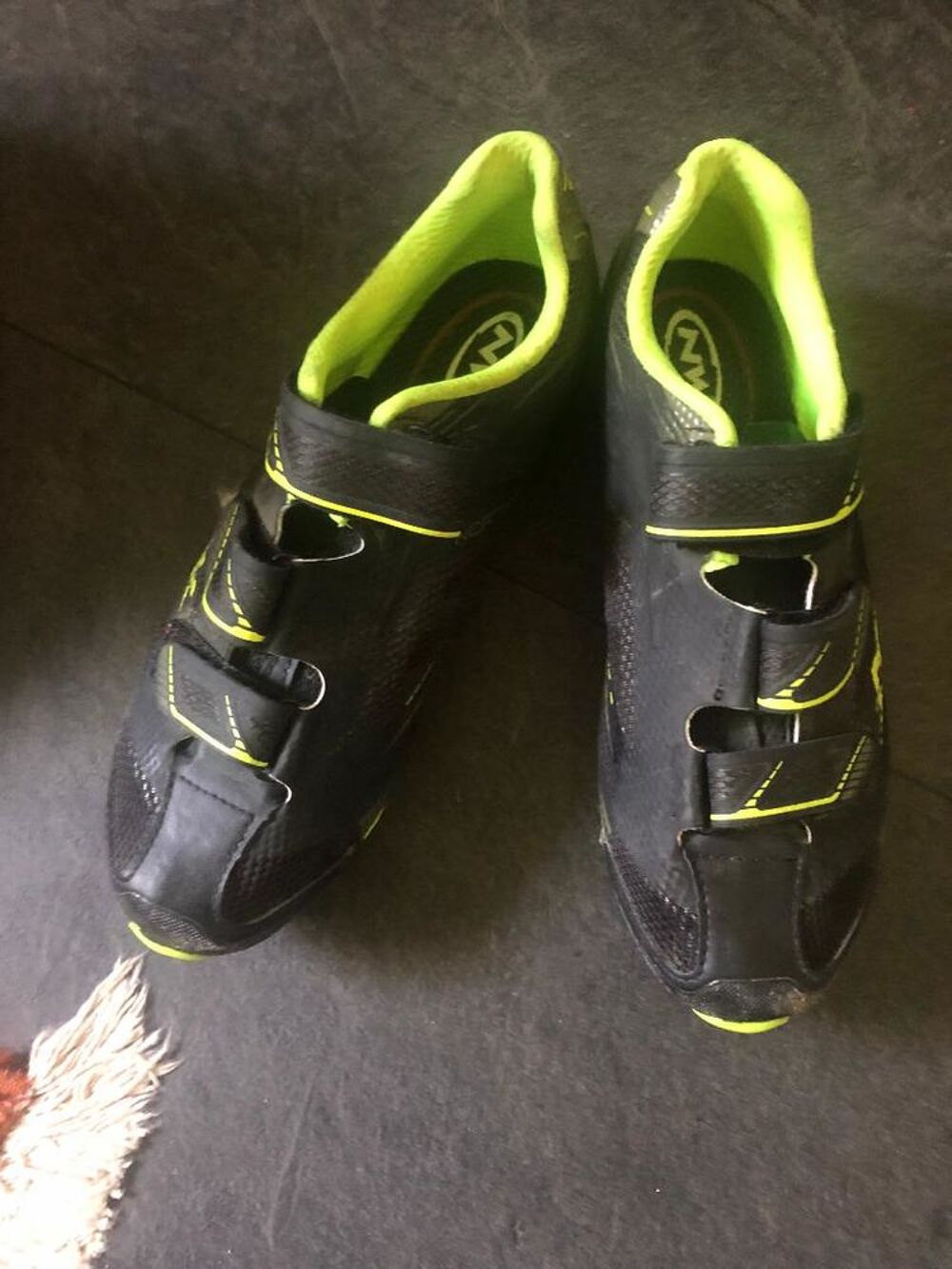 chaussures sp&eacute;ciales v&eacute;lo route Chaussures