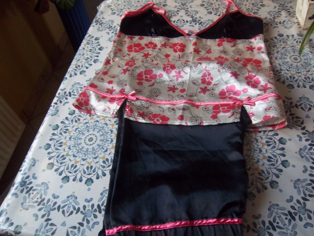 Pyjama taille 40/42 Vêtements