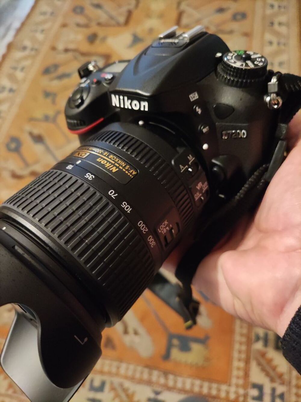 Appareil photo nikon + objectifs tr&egrave;s tr&egrave;s peu servi Photos/Video/TV