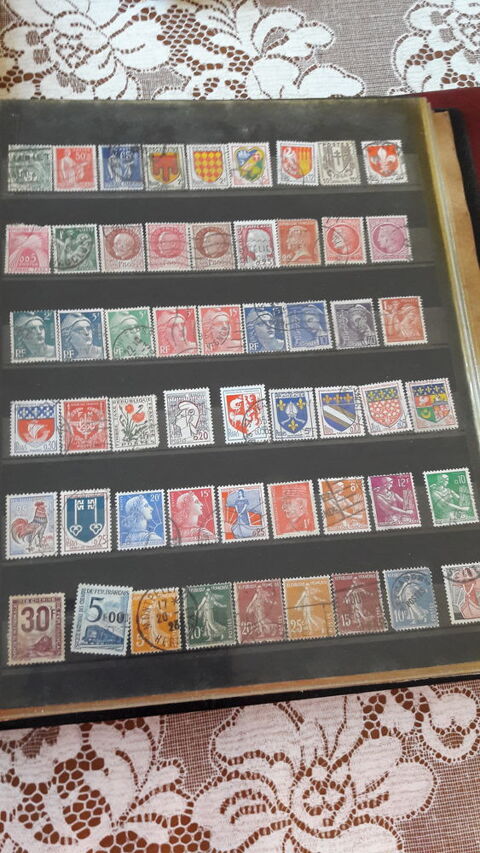 Collection de timbres 4 volumes avec  livres Yver et Tellier 100 Fromont (77)