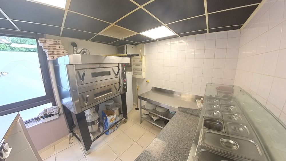   Fond et murs restaurant italien+ distributeur de pizza Vizille