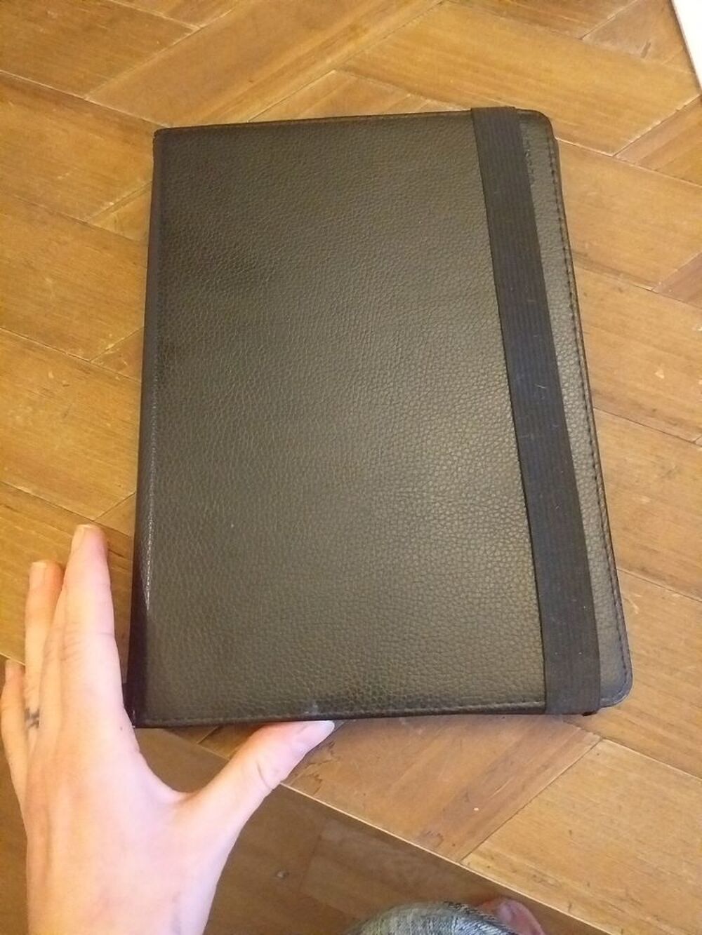 Tablette huawei avec sa pochette de protection Téléphones et tablettes