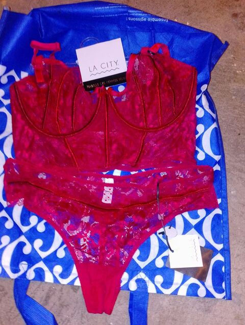 Ensemble neuf bustier Toulouse (31)