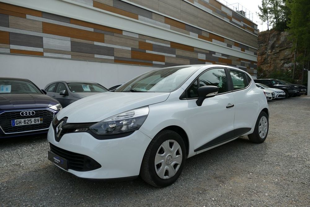 Clio IV CLIO IV SOCIETE DCI 90 ENERGY ECO2 AIR 82G 2015 occasion 13600 La Ciotat