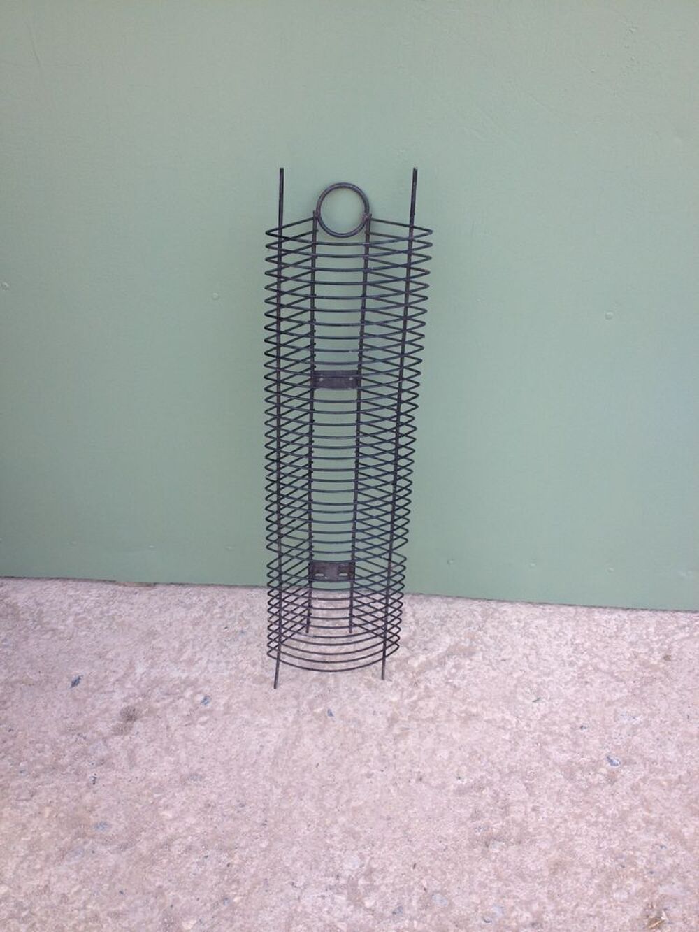 Objet utile &eacute;tag&egrave;re de rangement noir &agrave; suspendre pour CD
Meubles