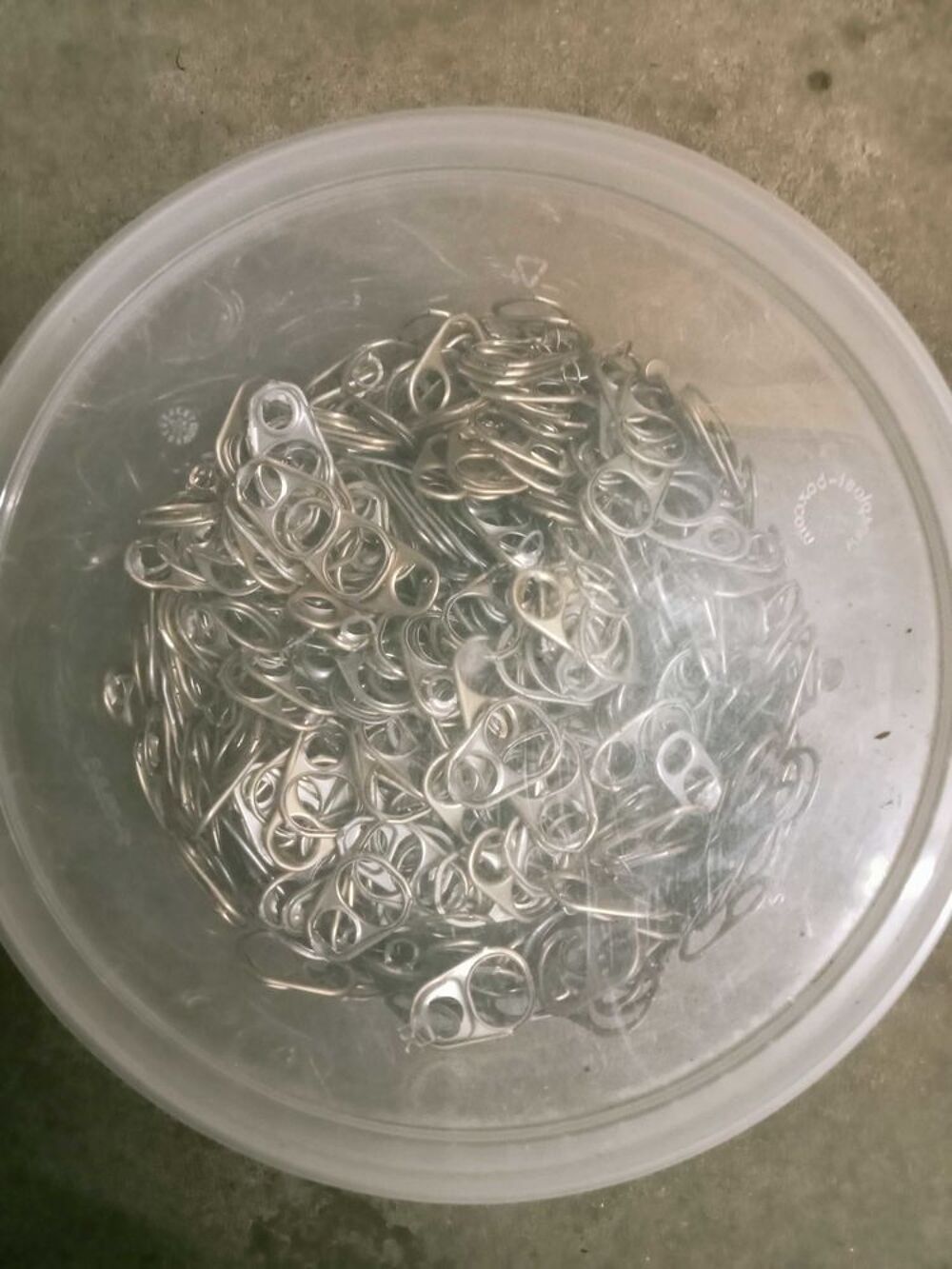 vent 1 km 700 de capsules &agrave; canette pour collectionneur ou bricoleur 10euros 