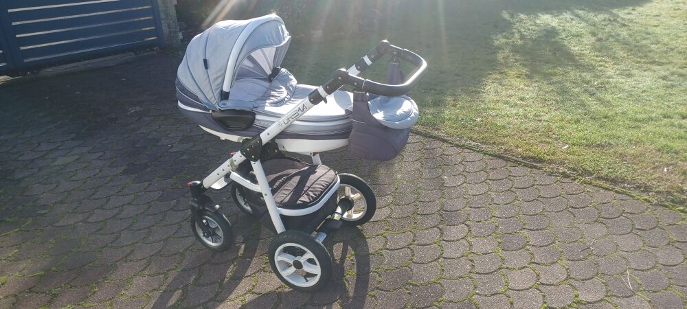 Poussette Trio Pu�riculture