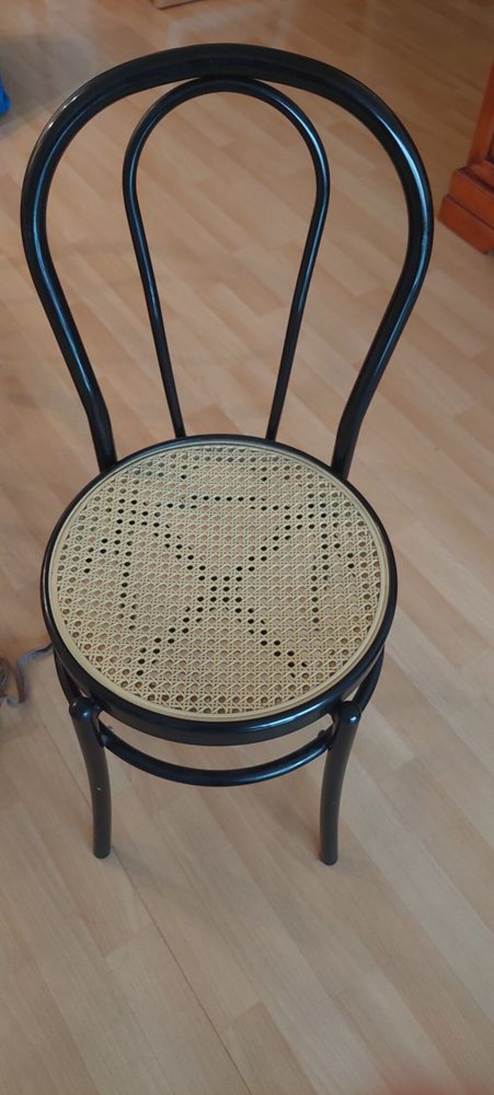 6 chaises de bistro en tr&egrave;s bon &eacute;tat 
Meubles