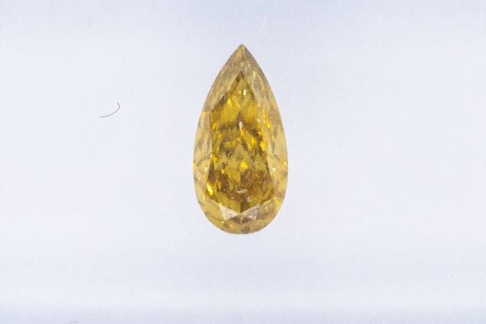 Diamant 0.26 Ct, SI1, Natural fancy intense brownish yellow Bijoux et montres