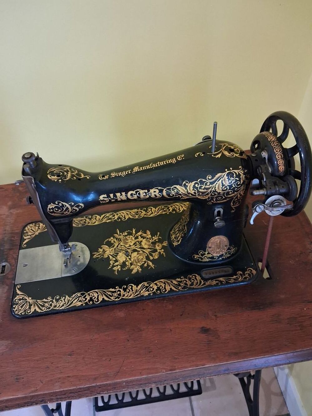 Machine &agrave; coudre singer Meubles