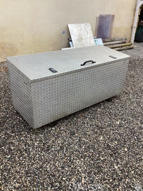 Coffre aluminium pour pickup ou camion 3,5 t 300 84570 Mormoiron