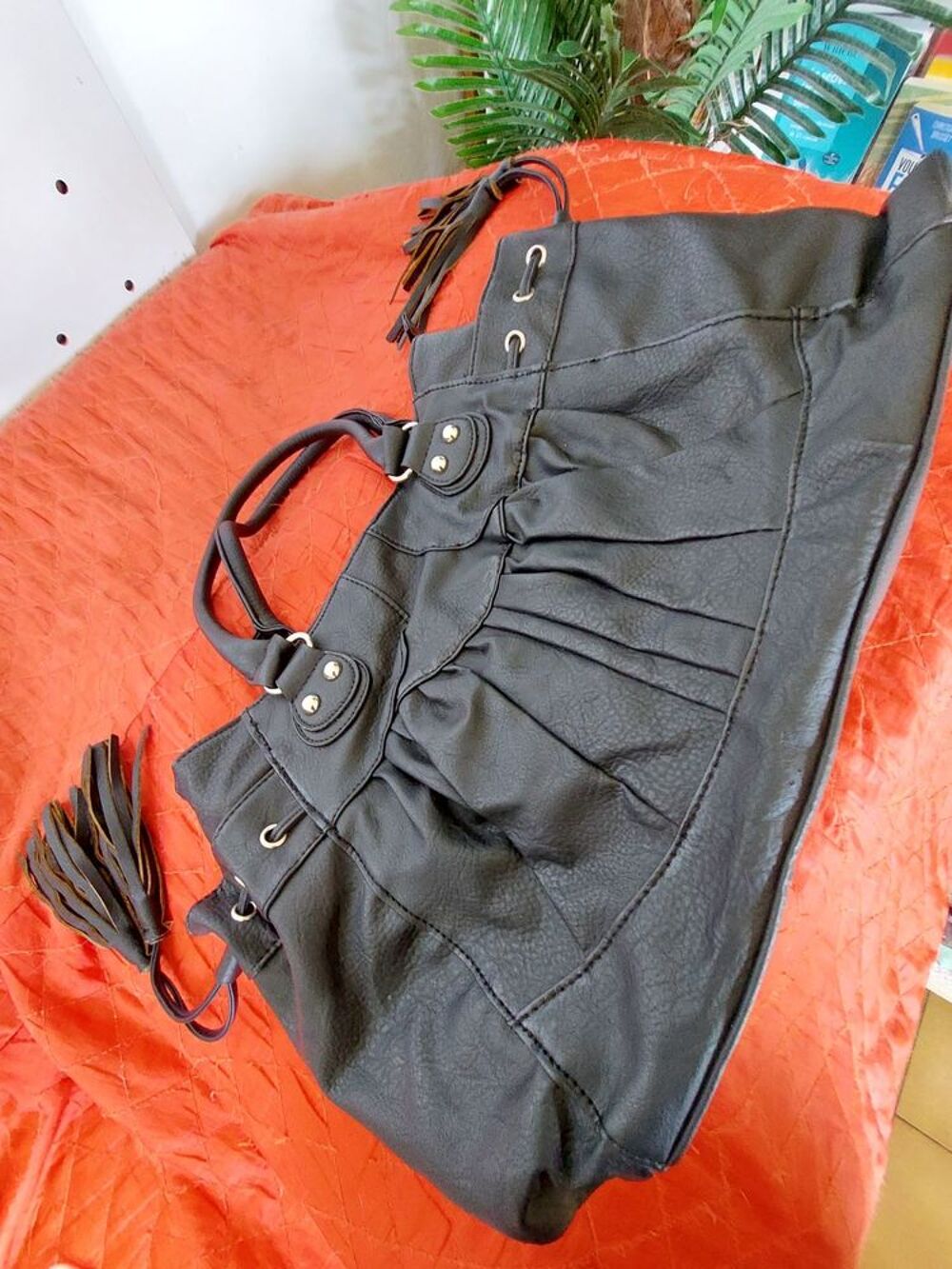 Grand sac &agrave; main noir synth&eacute;tique Maroquinerie