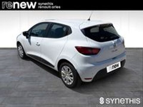 Clio IV CLIO SOCIETE DCI 90 ENERGY ECO2 82G AIR MEDIANAV 2018 occasion 13200 Arles