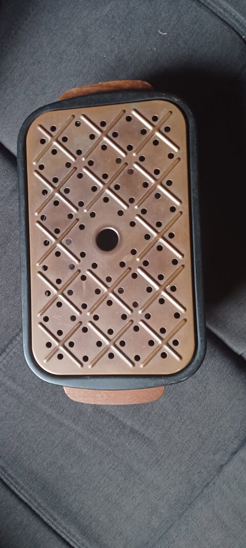 R�chauff� plat a bougie en cuivre et support bois 10 Guignicourt (02)