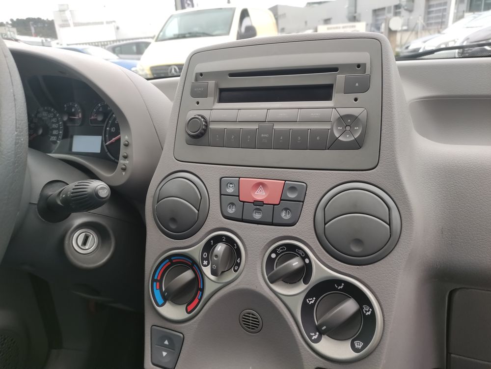 Panda 1.2 8V Emotion 2006 occasion 83220 Le Pradet