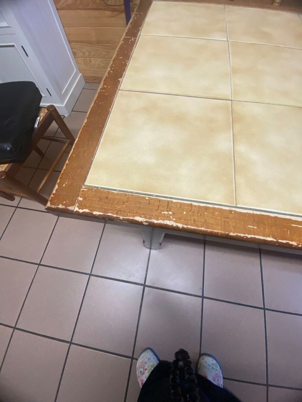 Grande table en bois carrel&eacute;e Meubles