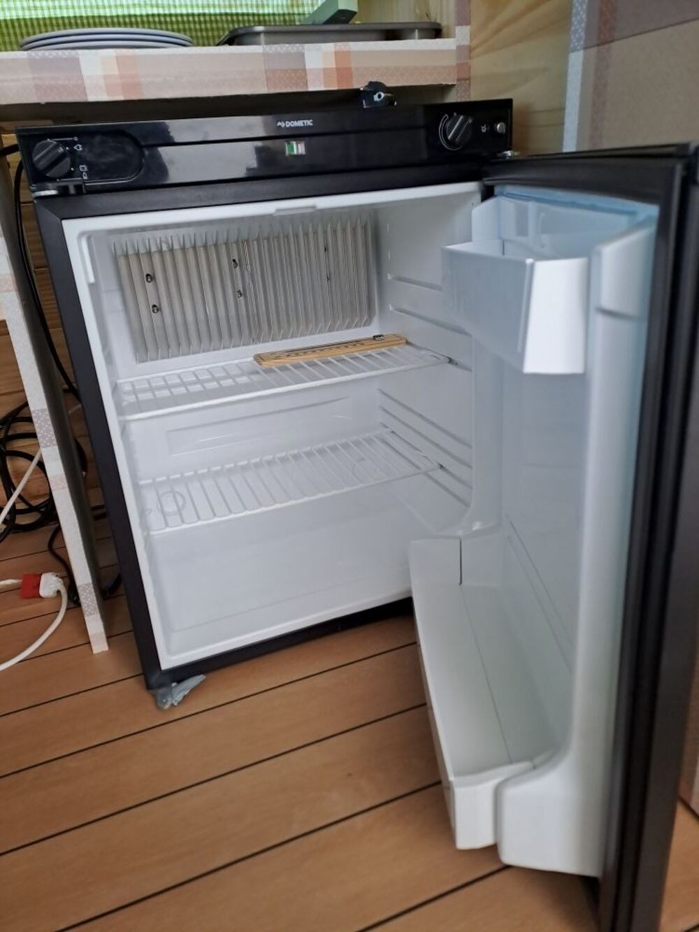 r&eacute;frig&eacute;rateur neuf marque dometic Electroménager
