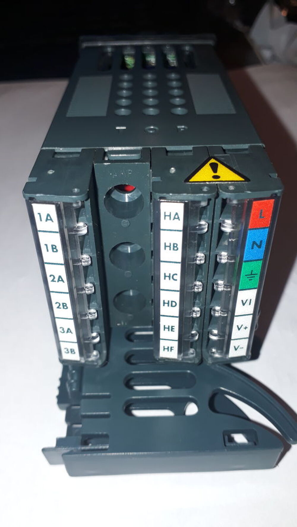 REGULATEUR DE TEMPERATURE EUROTHERM 2216 Bricolage