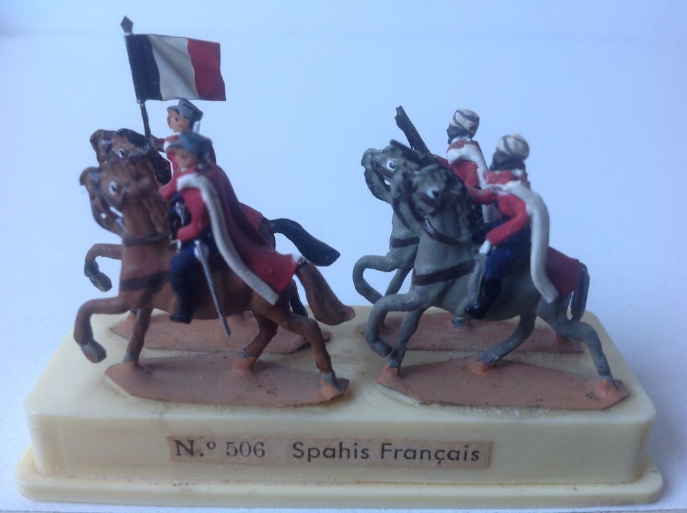 SOLDATS DE PLOMB MINIATURES LES SPAHIS Envoi Possible
