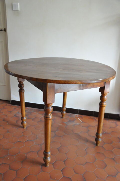Table ronde ancienne 400 Lyon 5 (69)