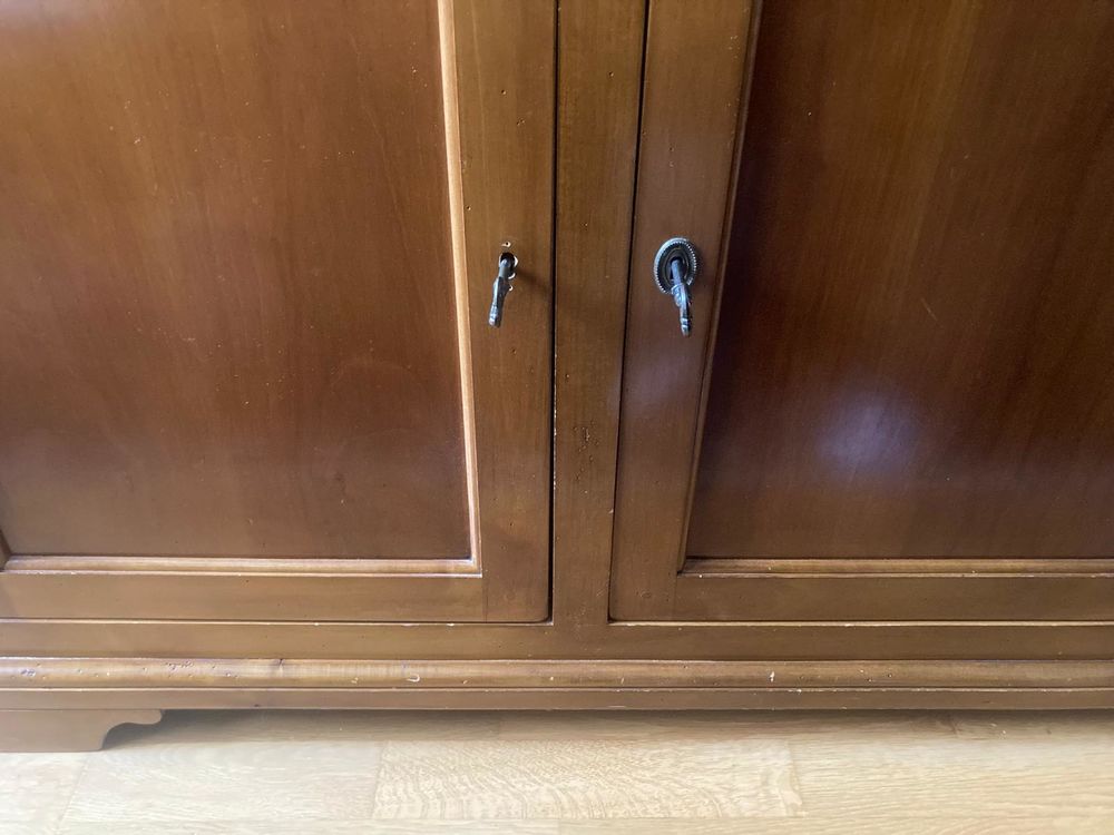 Buffet / armoire en bois 3 portes et 3 tiroirs Meubles