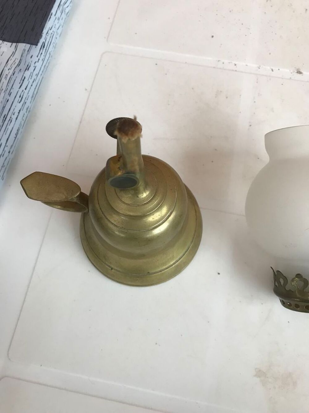 LAMPE P&Eacute;TROLE 
Décoration