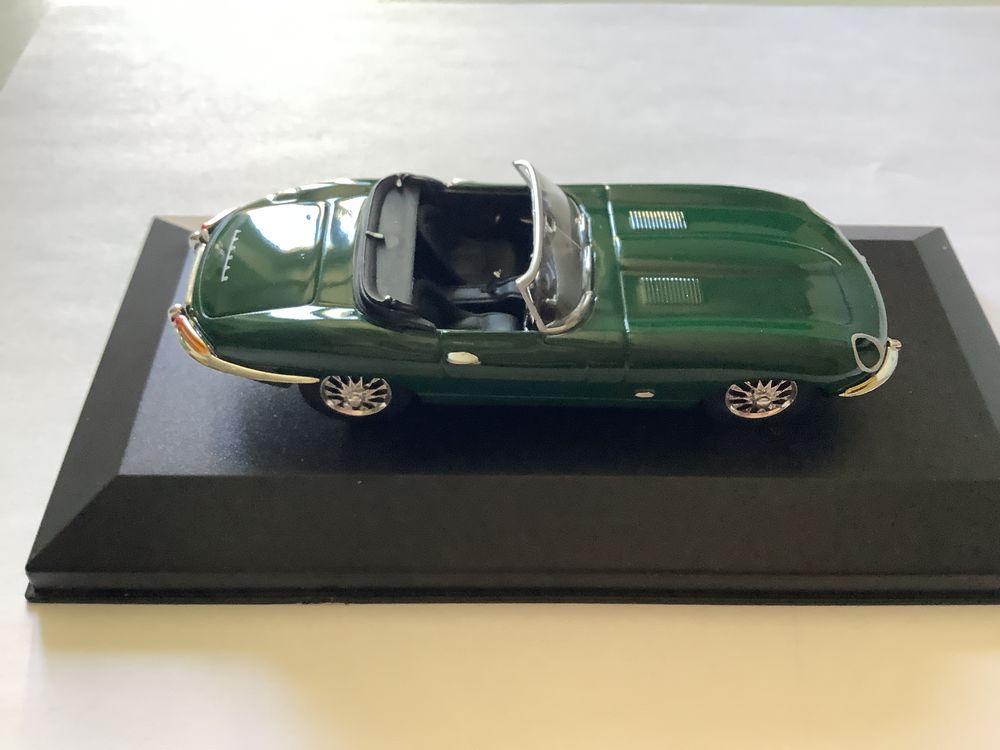 JAGUAR TYPE E 1965. Voiture miniature 